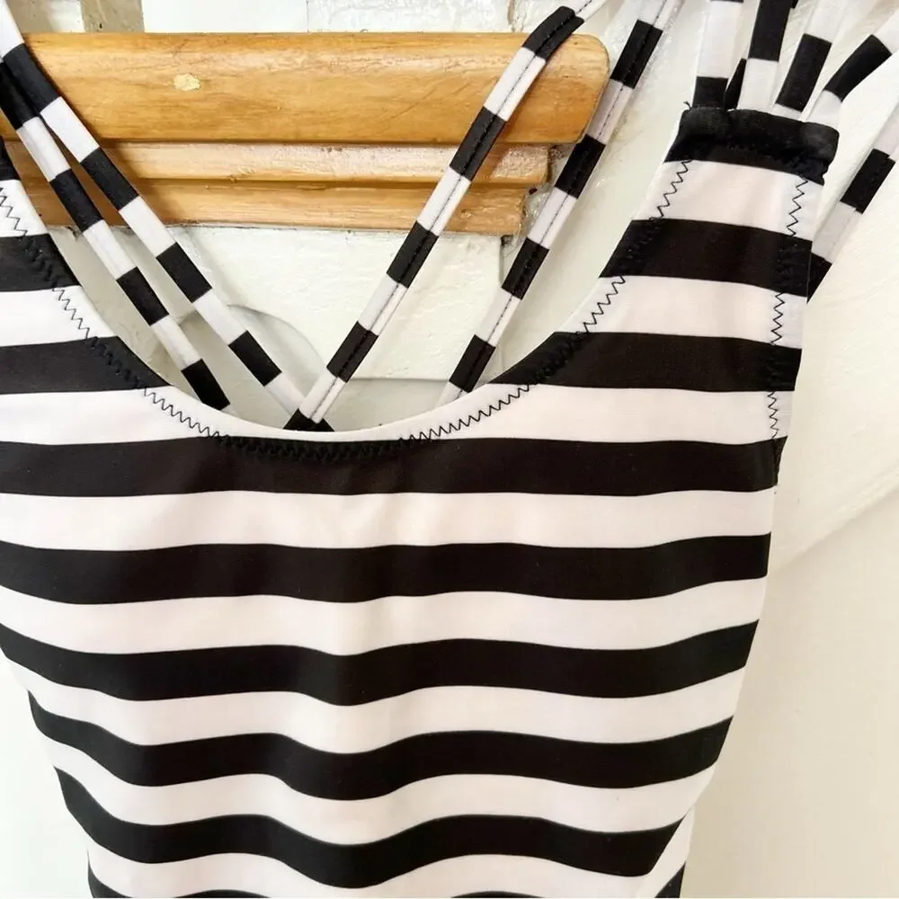 Chic Black White Striped One-Piece Swimsuit Criss-Cross Straps Size S Small
